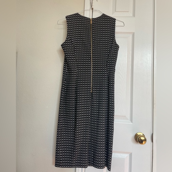 Formal Black and white rectangular print pattern sleeveless dress - Picture 2 of 2